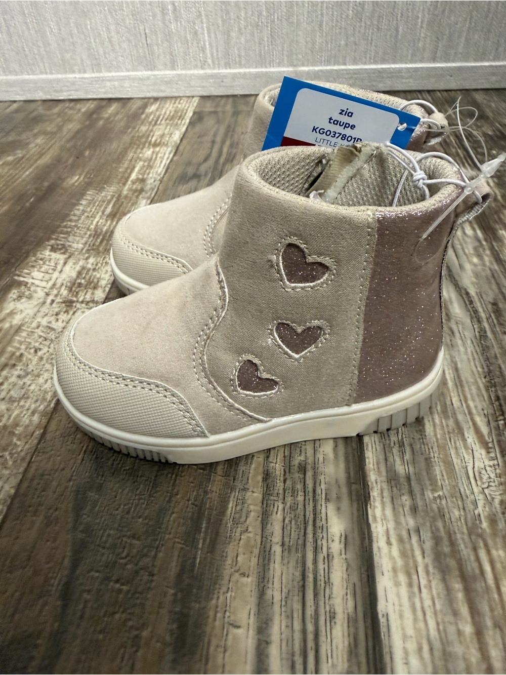 Stride Rite Little Girls Beige Suede Ankle Boots with Glitter Hearts Size 6 - Picture 9 of 16